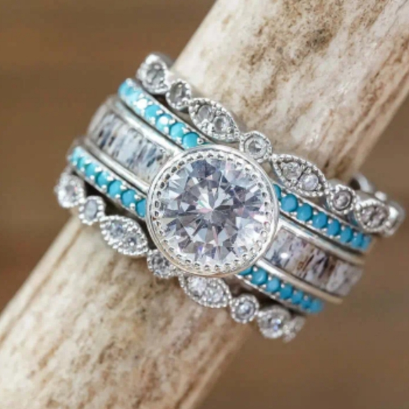 π Five-Piece Stackable Jeweled Ring Set - Versatile Elegance π - Picture 6 of 7